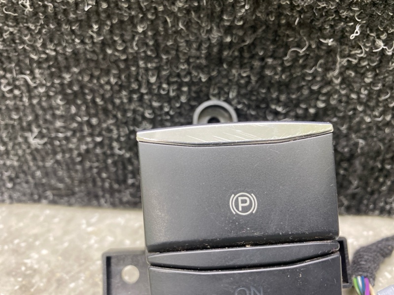 Кнопка стояночного тормоза ESCAPE 19 - 2020 C15FDOS