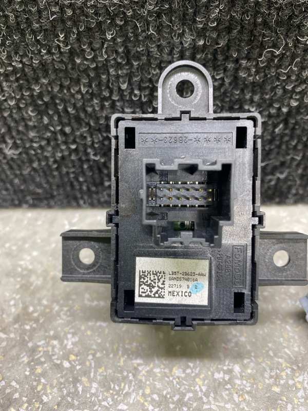 Кнопка стояночного тормоза FORD ESCAPE 19 - C15FDOS