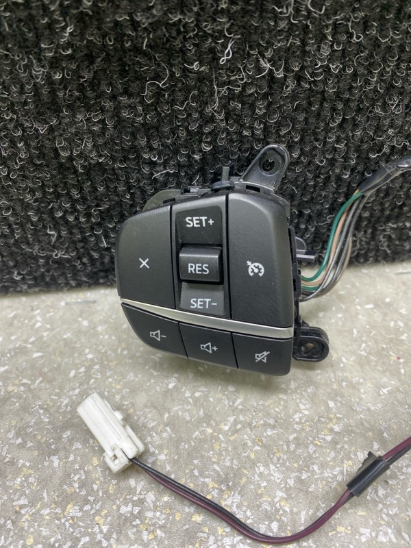 Кнопки на руль левые ESCAPE 19 - 2020 C15FDOS