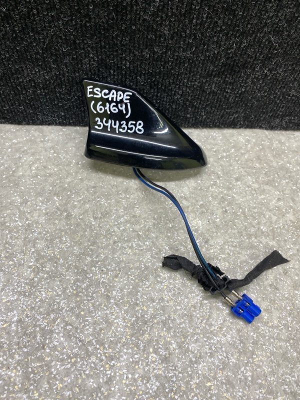 Запчасть антенна FORD ESCAPE 19 - 2020 C15FDOS JD9Z-19A390-AAPTM Б/У Антенна FORD ESCAPE 19 - 2020 C15FDOS JD9Z-19A390-AAPTM Б/У