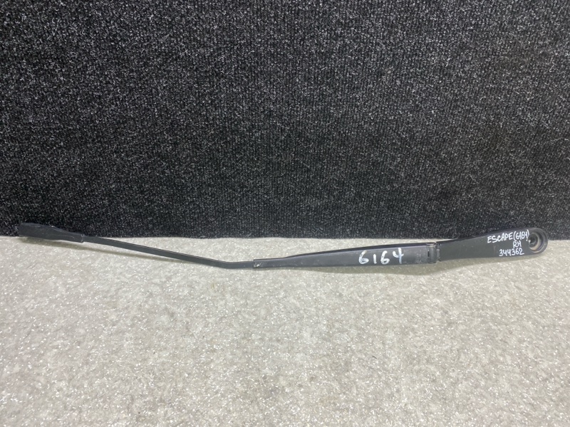 Поводок стеклоочистителя передний правый FORD ESCAPE 19 - 2020 C15FDOS LJ6Z-17526-A Б/У