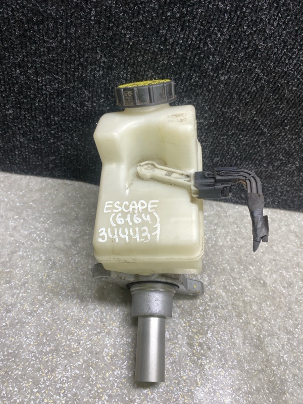 Главный тормозной цилиндр FORD ESCAPE 19 - C15FDOS