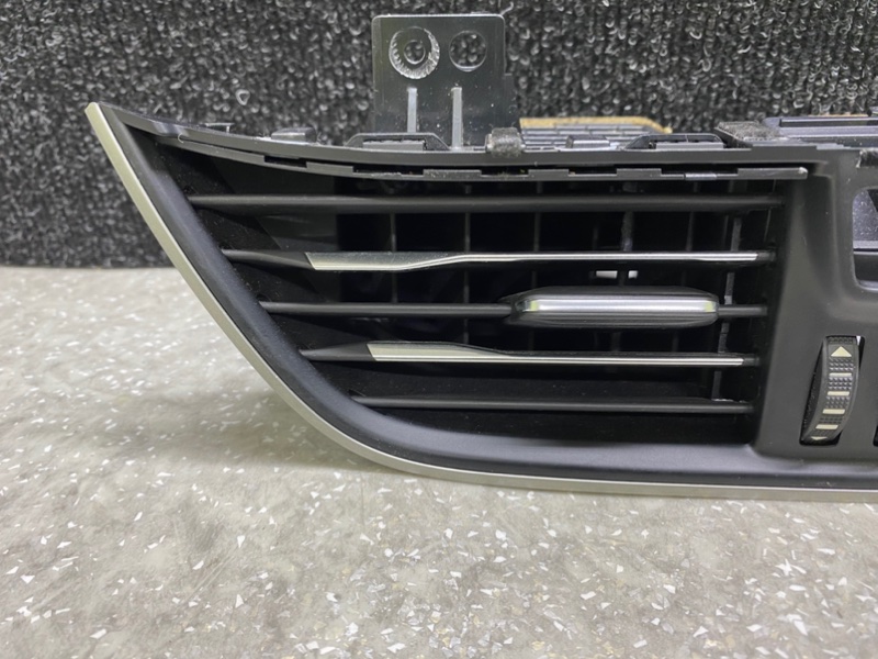 Дефлектор воздушный ESCAPE 19 - 2020 C15FDOS