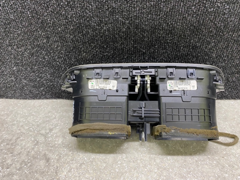 Дефлектор воздушный ESCAPE 19 - 2020 C15FDOS