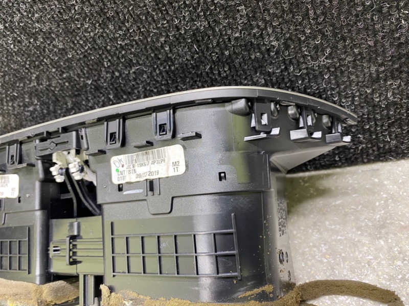 Дефлектор воздушный ESCAPE 19 - 2020 C15FDOS