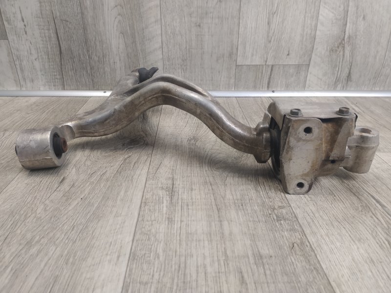 Рычаг передней подвески нижний правый INFINITI G25/G35/G37/Q40 06-14 Седан 3.5 VQ35HR