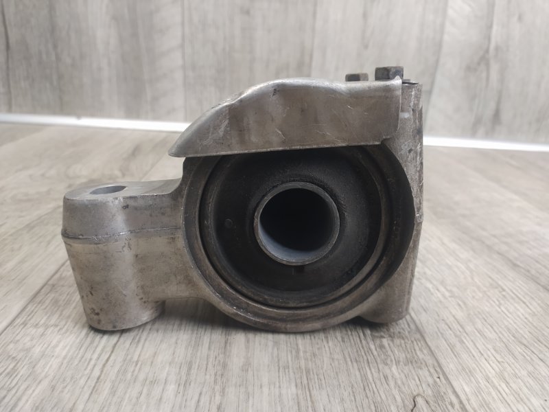 Рычаг передней подвески нижний правый G25/G35/G37/Q40 06-14 2008 Седан 3.5 VQ35HR