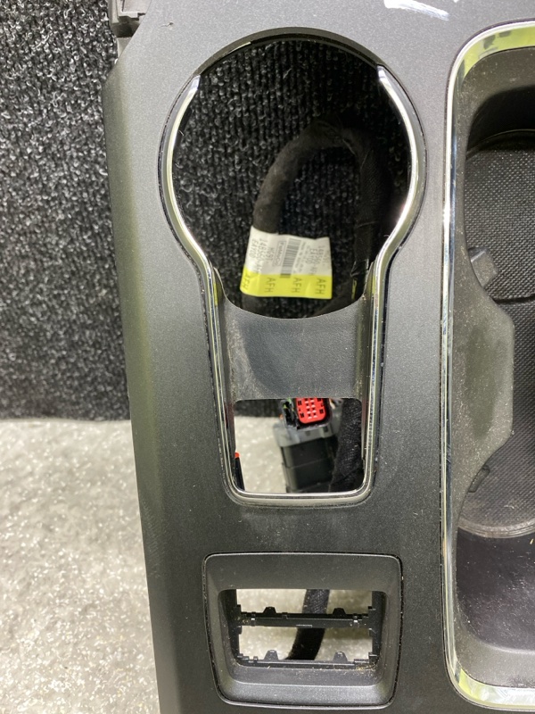 Консоль центральная FUSION 14- 2019 C20EDEF