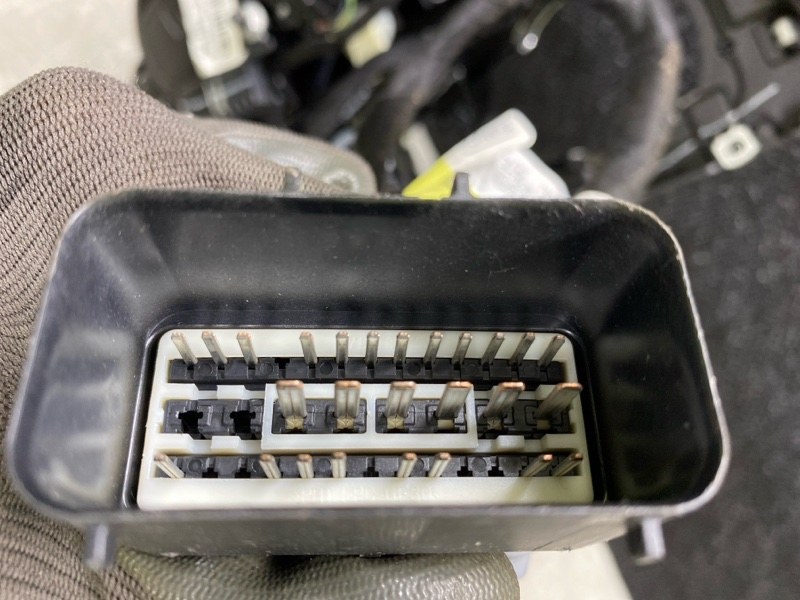 Консоль центральная FUSION 14- 2019 C20EDEF