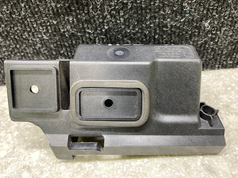 Кронштейн датчика слепых зон левый FUSION 14- 2019 C20EDEF