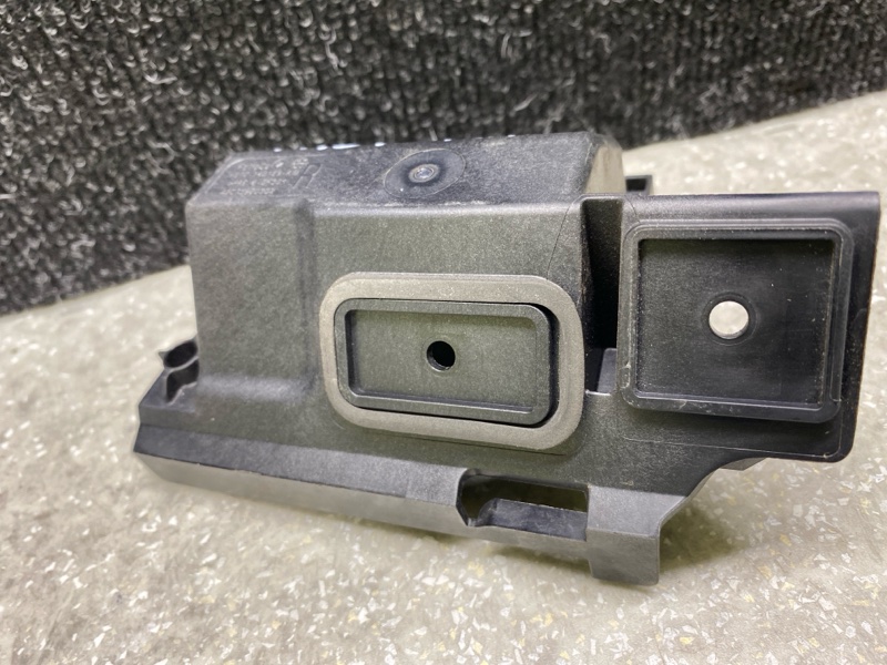 Кронштейн датчика слепых зон правый FUSION 14- 2019 C20EDEF