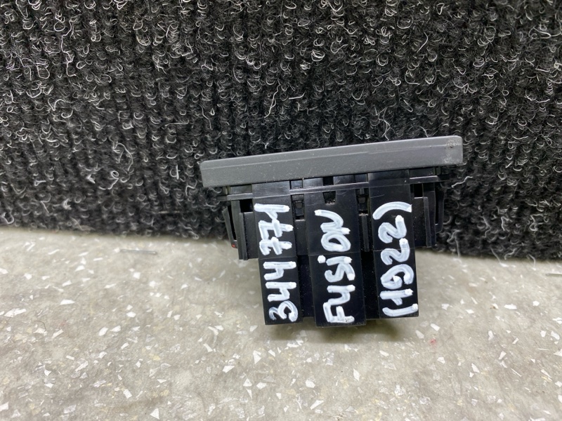 Кнопка FORD FUSION 14- C20EDEF