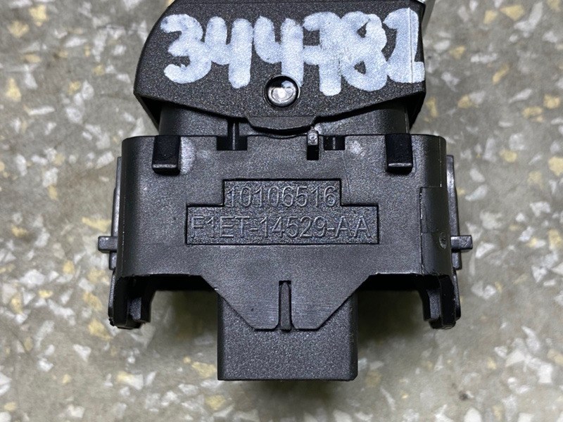 Кнопка стеклоподъемника FUSION 14- 2019 C20EDEF Кнопка стеклоподъемника FUSION 14- 2019 C20EDEF