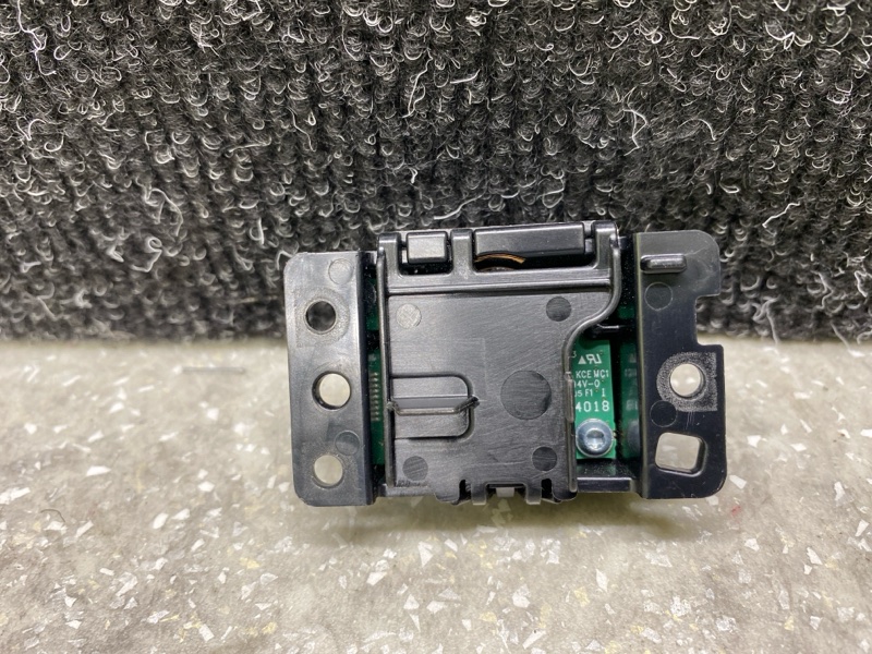 Камера переднего вида FUSION 14- 2019 C20EDEF