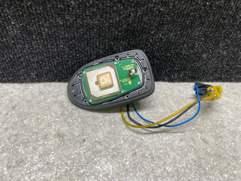 Запчасть антенна FORD FUSION 14- 2019 C20EDEF HJ5Z-18936-BA Б/У Антенна FORD FUSION 14- 2019 C20EDEF HJ5Z-18936-BA Б/У