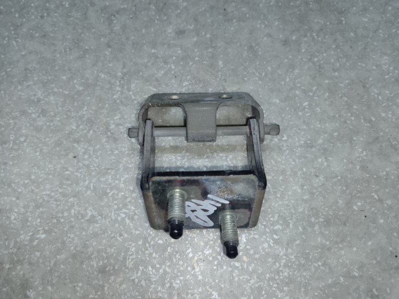 Петля крышки багажника левая FORD FOCUS 10-18 2016 C20HDTX 2.0L EcoBoost CP9Z-5842901-A Б/У