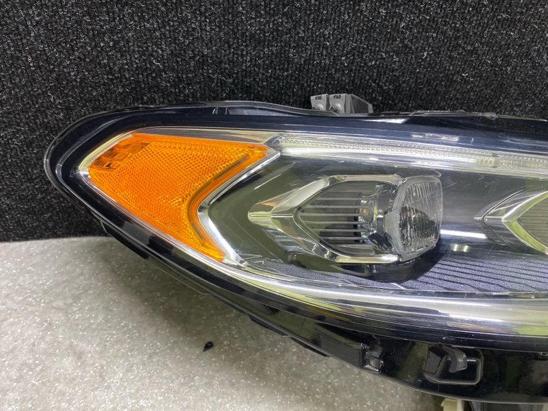 Фара правая FORD FUSION 14- C20EDEF