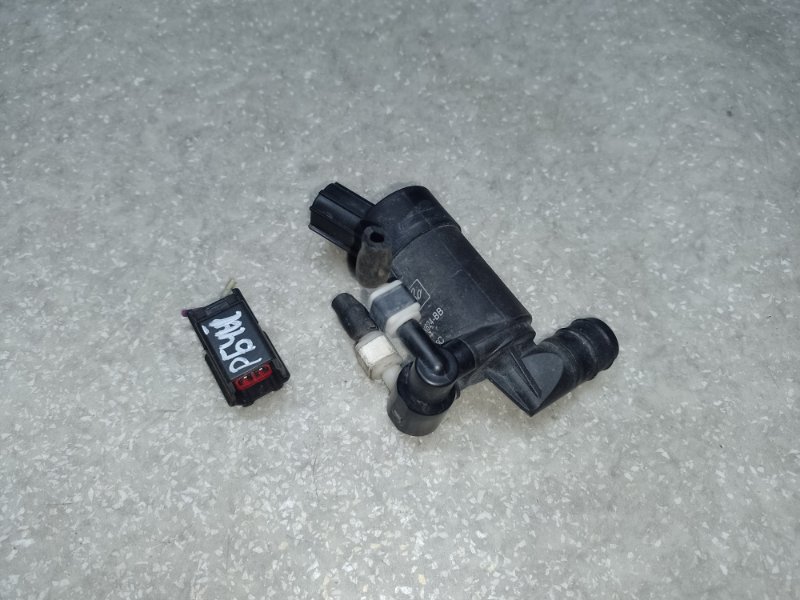 Насос омывателя стекла передний FORD FOCUS 10-18 2016 C20HDTX 2.0L EcoBoost BV6Z-17664-E Б/У