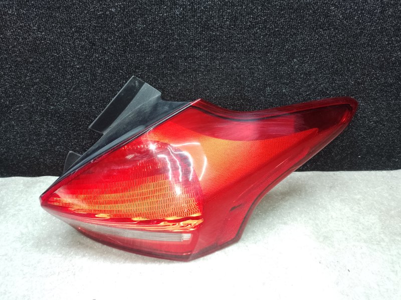 Фонарь наружный правый FORD FOCUS 10-18 2016 C20HDTX 2.0L EcoBoost F1EZ-13404-AG Б/У