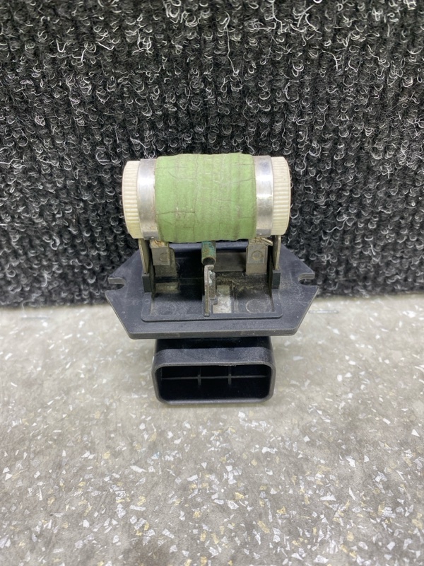 Резистор вентилятора радиатора HYUNDAI ELANTRA AD 16- 2017 2.0 G4NH 25385-F2000 Б/У