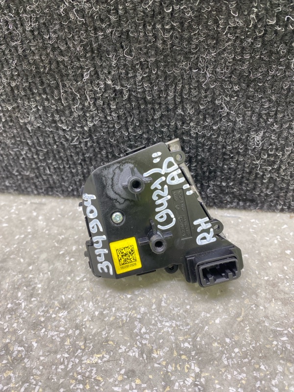 Кнопки на руль правые ELANTRA AD 16- 2017 2.0 G4NH