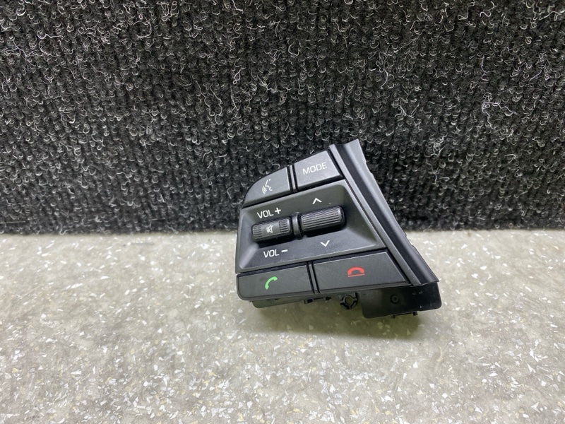 Кнопки на руль левые HYUNDAI ELANTRA AD 16- 2017 2.0 G4NH 96700-F2100 Б/У