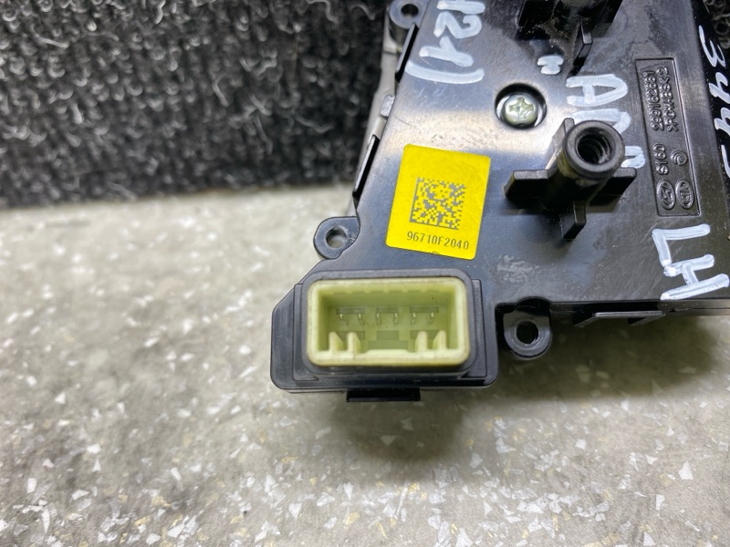 Кнопки на руль левые HYUNDAI ELANTRA AD 16- 2.0 G4NH