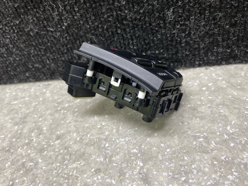 Кнопки на руль левые ELANTRA AD 16- 2017 2.0 G4NH