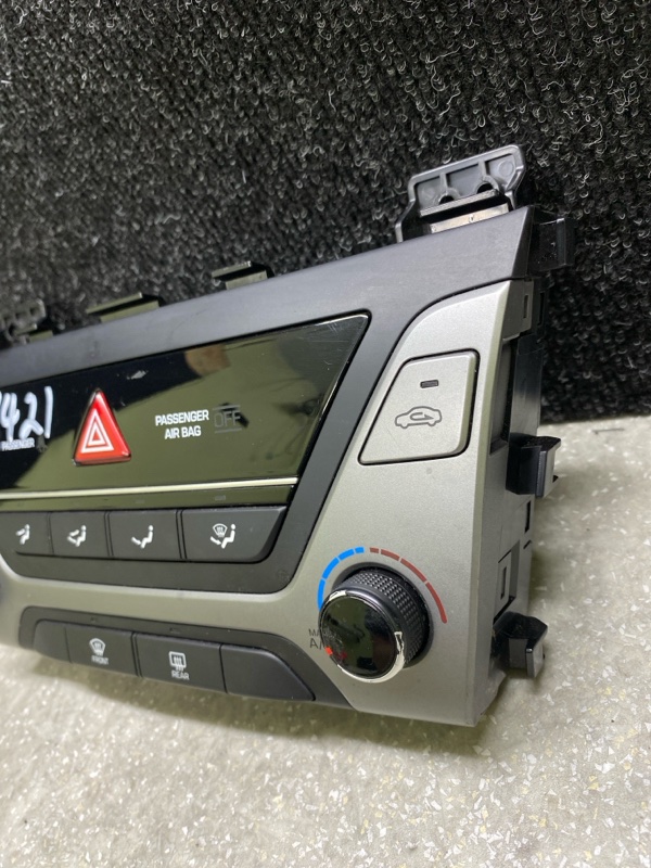 Блок управления печкой ELANTRA AD 16- 2017 2.0 G4NH