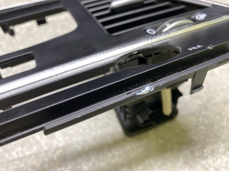 Накладка торпедо под магнитолу ELANTRA AD 16- 2017 2.0 G4NH