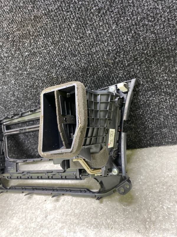 Накладка торпедо под магнитолу ELANTRA AD 16- 2017 2.0 G4NH