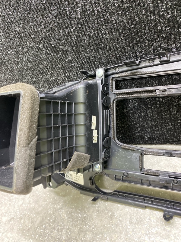 Накладка торпедо под магнитолу ELANTRA AD 16- 2017 2.0 G4NH