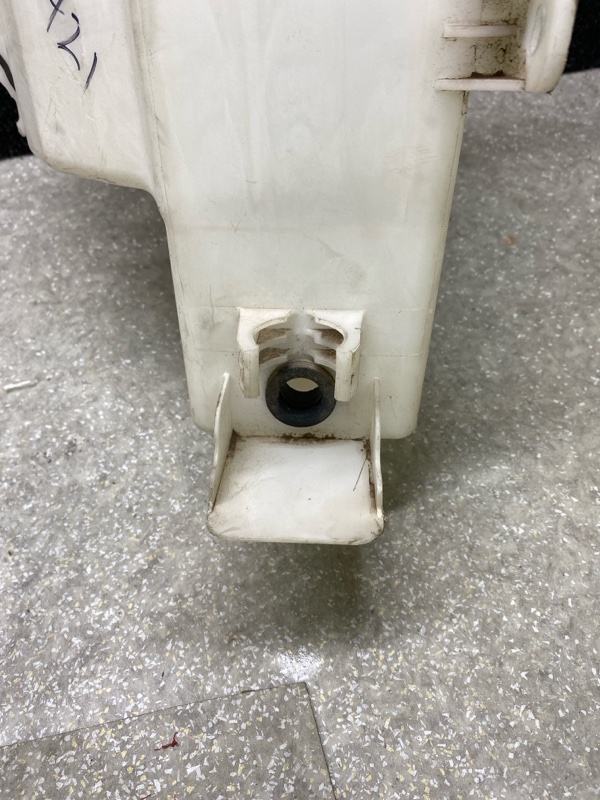 Бачок омывателя ELANTRA AD 16- 2017 2.0 G4NH