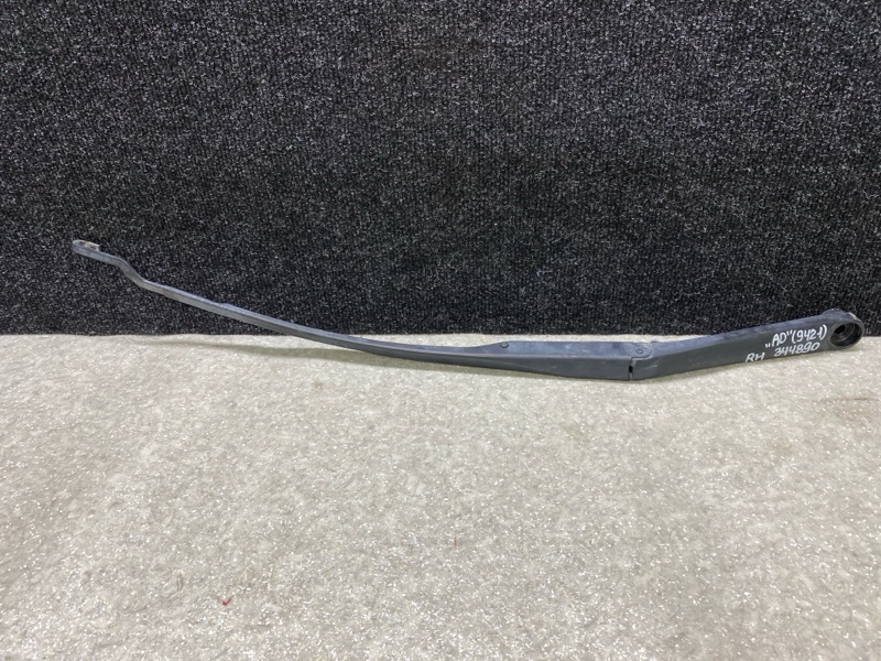 Поводок стеклоочистителя передний правый HYUNDAI ELANTRA AD 16- 2017 2.0 G4NH 98321-F2000 Б/У