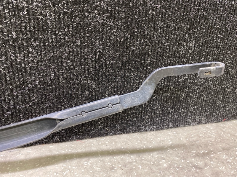 Поводок стеклоочистителя передний правый ELANTRA AD 16- 2017 2.0 G4NH