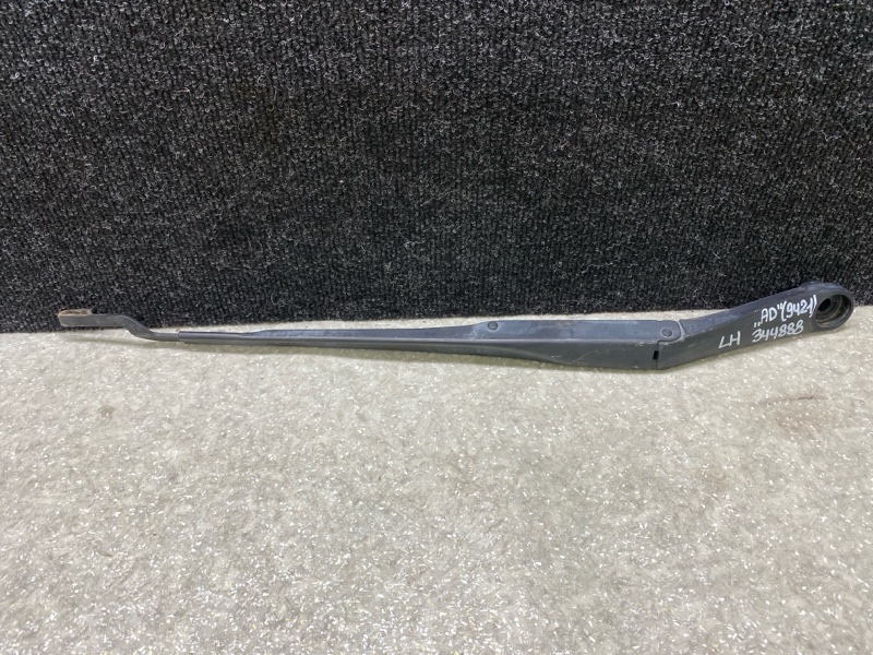 Поводок стеклоочистителя передний левый HYUNDAI ELANTRA AD 16- 2017 2.0 G4NH 98311-F2000 Б/У