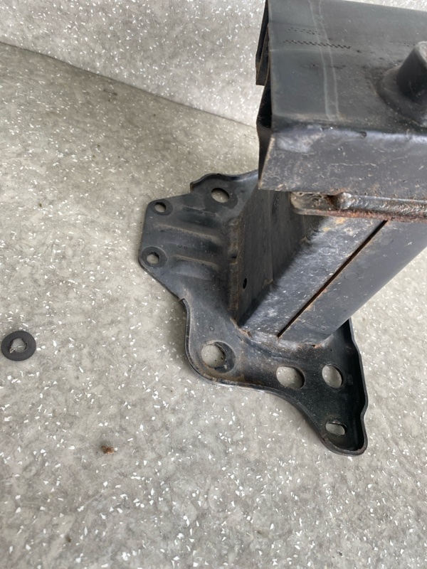 Усилитель переднего бампера HYUNDAI ELANTRA AD 16- 2.0 G4NH