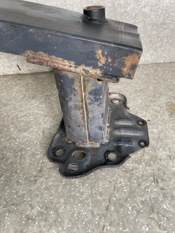 Усилитель переднего бампера ELANTRA AD 16- 2017 2.0 G4NH