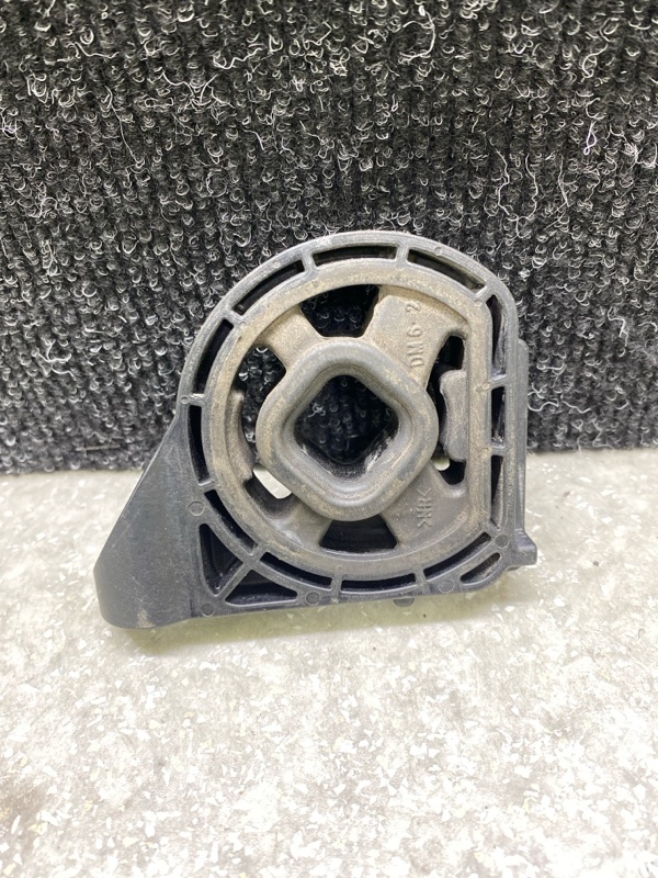 Крепление радиатора HYUNDAI ELANTRA AD 16- 2017 2.0 G4NH 25333-F2000 Б/У