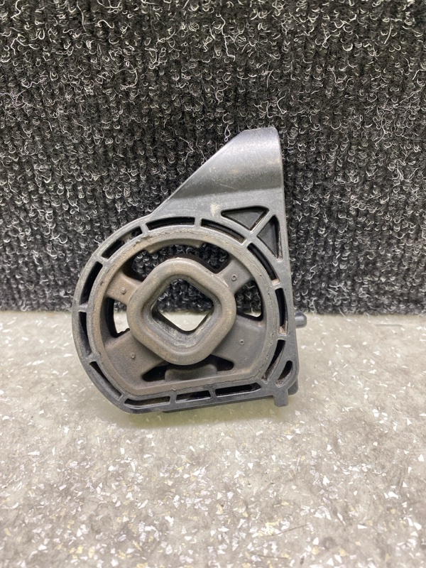 Крепление радиатора ELANTRA AD 16- 2017 2.0 G4NH