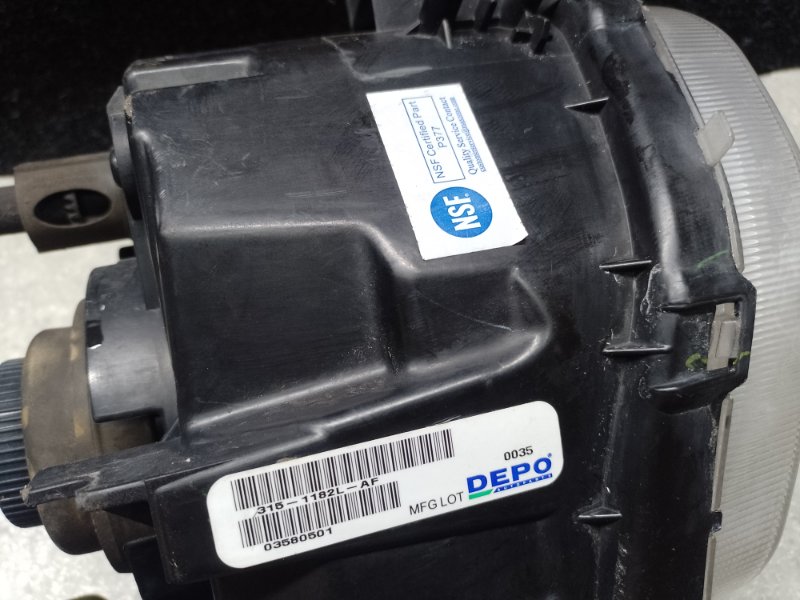 Фара левая JUKE 10-19 2011 1.6 MR16DDT Фара левая JUKE 10-19 2011 1.6 MR16DDT