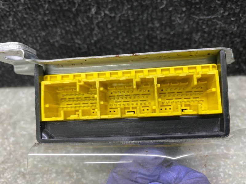 Блок управления AIRBAG CX-5 (KF) 16-21 2018 2.5L Блок управления AIRBAG CX-5 (KF) 16-21 2018 2.5L