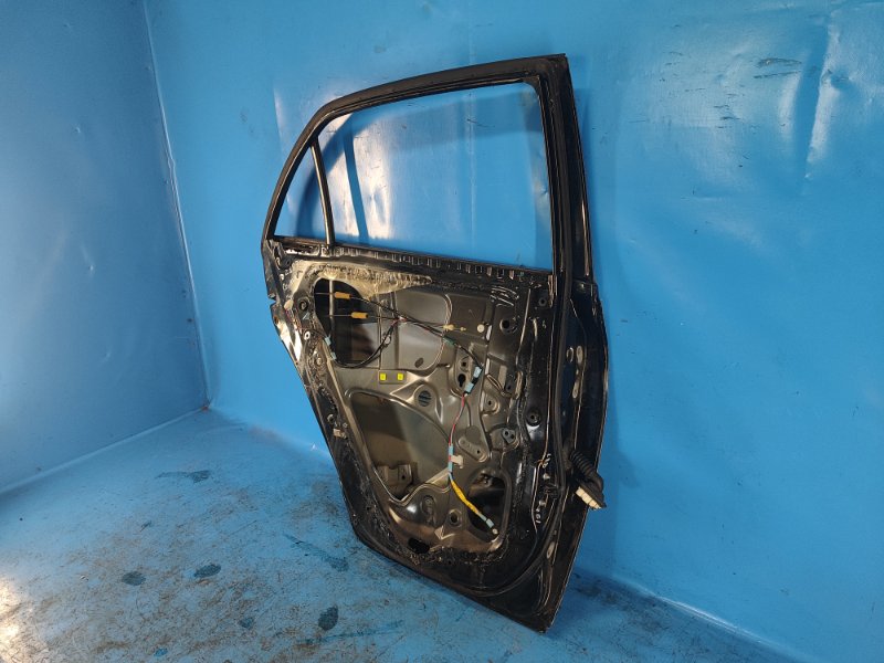 Дверь задняя левая COROLLA 150 06-13