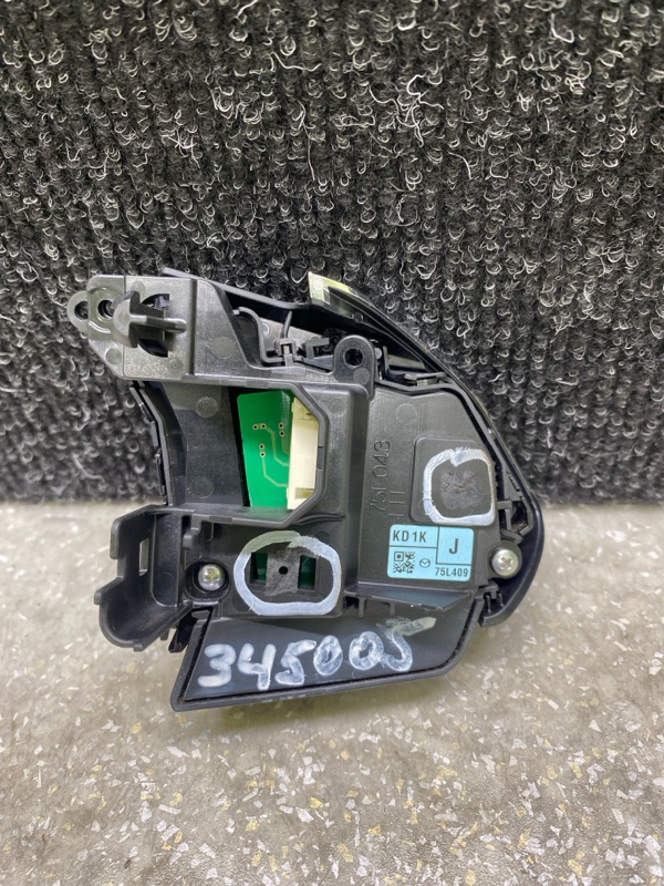 Кнопки на руль левые CX-5 (KF) 16-21 2018 2.5L Кнопки на руль левые CX-5 (KF) 16-21 2018 2.5L