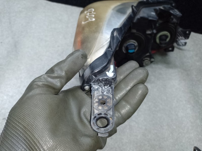 Фара левая FORESTER 12-19 2015 2.5 FB25B