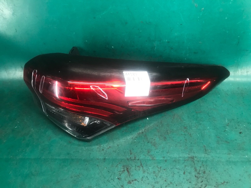 Фонарь наружный правый TOYOTA HIGHLANDER 2020- 81550-0E230 Б/У