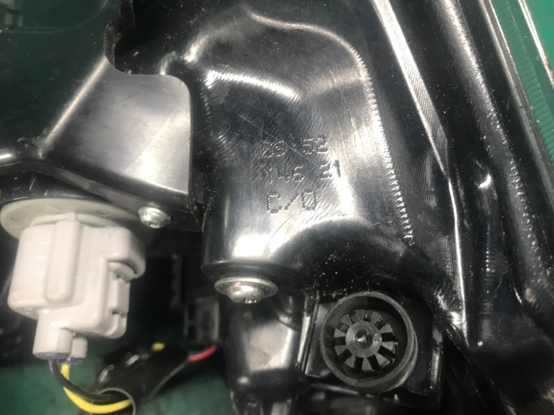 Фонарь наружный правый HIGHLANDER 2020-