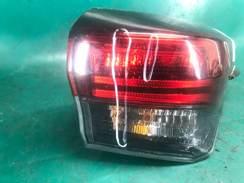 Фонарь наружный правый HIGHLANDER 2020-