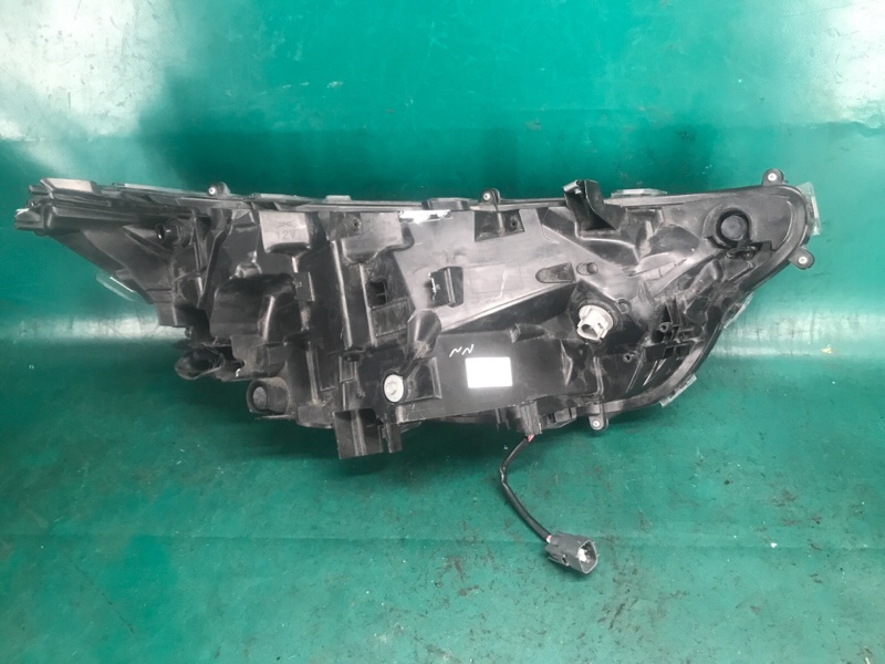 Фара левая TOYOTA RAV4 18-