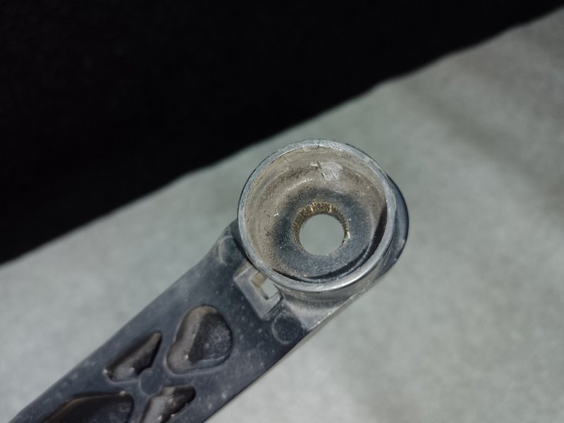 Поводок стеклоочистителя передний правый FORESTER 12-19 2015 2.5 FB25B